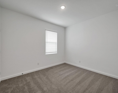 516 Monarch Trail - Photo Thumbnail 16