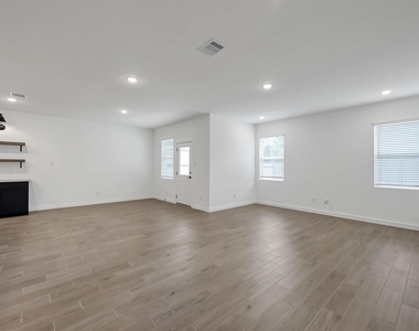 516 Monarch Trail - Photo Thumbnail 8