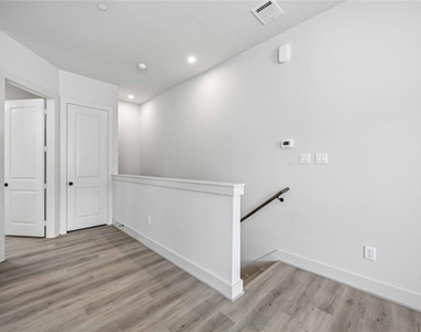 4606 Indie Heights Lane - Photo Thumbnail 9