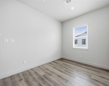 4606 Indie Heights Lane - Photo Thumbnail 8