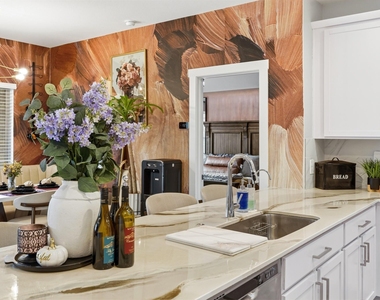 1511 Maple Ridge Drive - Photo Thumbnail 11