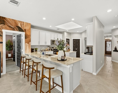1511 Maple Ridge Drive - Photo Thumbnail 15