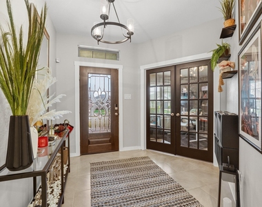 1511 Maple Ridge Drive - Photo Thumbnail 1