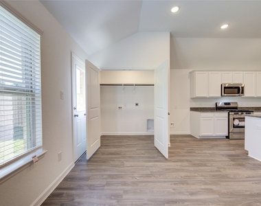 5419 Tourmaline Way - Photo Thumbnail 32