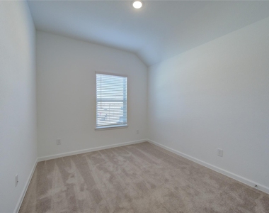 5419 Tourmaline Way - Photo Thumbnail 6