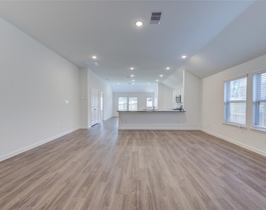 5419 Tourmaline Way - Photo Thumbnail 14