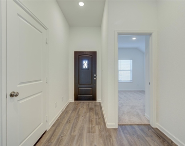5419 Tourmaline Way - Photo Thumbnail 4