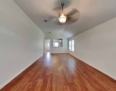 3906 Hawthorne Glen Court - Photo Thumbnail 3