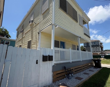 1213 28th St - Photo Thumbnail 2