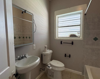 1213 28th St - Photo Thumbnail 21