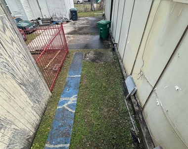 906 1/2 Panama Street - Photo Thumbnail 10