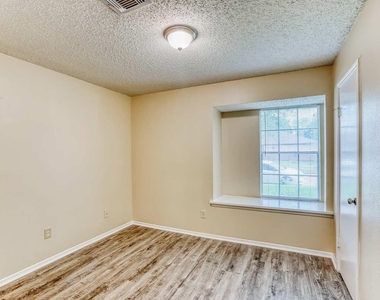 22006 Castle Springs Drive - Photo Thumbnail 10