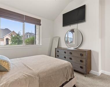 6027 Thief River Falls Drive - Photo Thumbnail 15