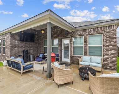 6027 Thief River Falls Drive - Photo Thumbnail 23