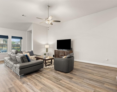 6027 Thief River Falls Drive - Photo Thumbnail 8