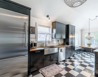 7519 Stonesfield Place - Photo Thumbnail 14