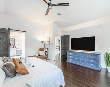 7519 Stonesfield Place - Photo Thumbnail 17