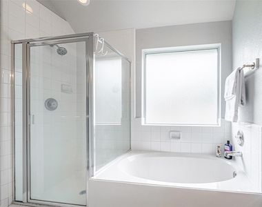 7519 Stonesfield Place - Photo Thumbnail 20