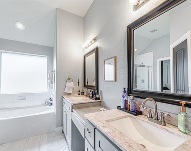 7519 Stonesfield Place - Photo Thumbnail 21