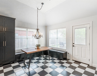 7519 Stonesfield Place - Photo Thumbnail 7