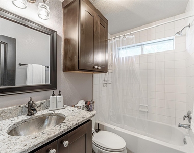 7519 Stonesfield Place - Photo Thumbnail 24