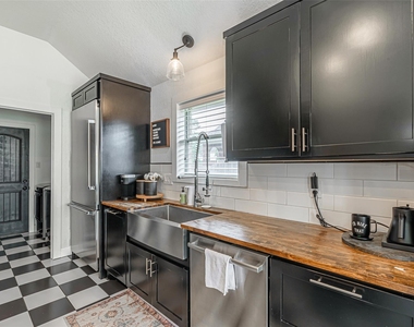7519 Stonesfield Place - Photo Thumbnail 11