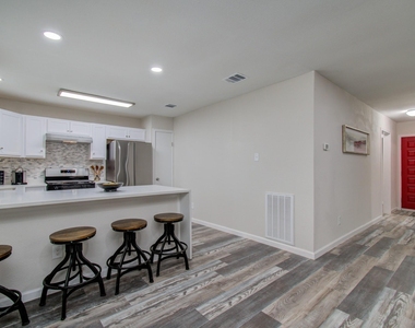9406 Autauga Street - Photo Thumbnail 11