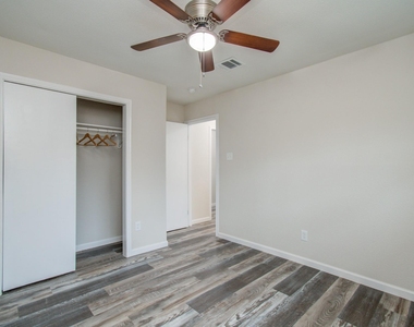 9406 Autauga Street - Photo Thumbnail 18