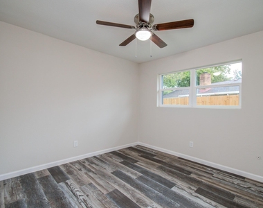 9406 Autauga Street - Photo Thumbnail 20