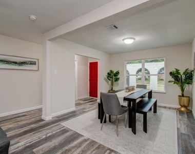 9406 Autauga Street - Photo Thumbnail 4
