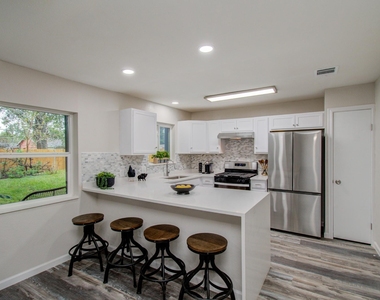 9406 Autauga Street - Photo Thumbnail 12