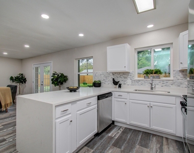 9406 Autauga Street - Photo Thumbnail 14