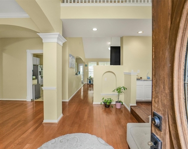 22554 Bristolwood Court - Photo Thumbnail 4