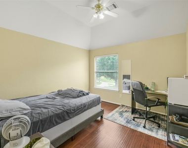 22554 Bristolwood Court - Photo Thumbnail 43