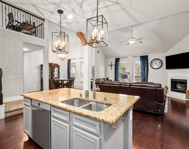 14104 N Crater Lake Court - Photo Thumbnail 11