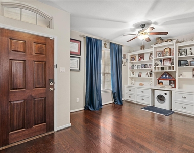 14104 N Crater Lake Court - Photo Thumbnail 3