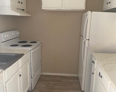 15919 Golf Club Drive - Photo Thumbnail 1