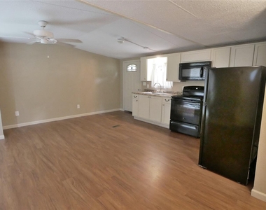 1815 Leaman Avenue - Photo Thumbnail 5