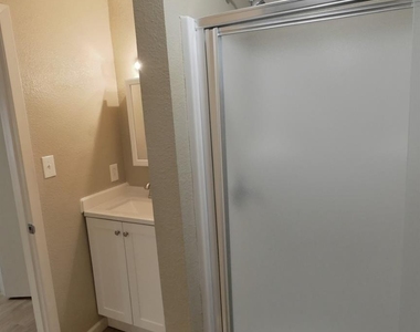 1815 Leaman Avenue - Photo Thumbnail 10