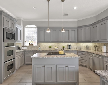 9706 Chipstead Court - Photo Thumbnail 14
