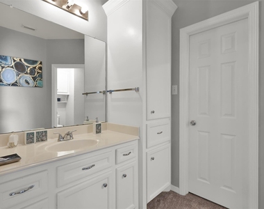 9706 Chipstead Court - Photo Thumbnail 32