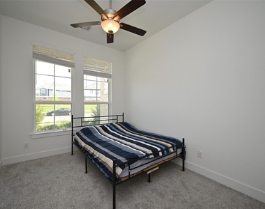 1535 Cathedral Bend Drive - Photo Thumbnail 15