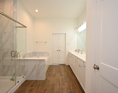 1535 Cathedral Bend Drive - Photo Thumbnail 12