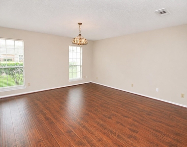 3331 Oak Branch Lane - Photo Thumbnail 4