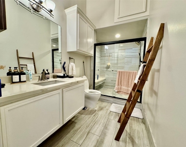5801 Winsome Lane - Photo Thumbnail 8