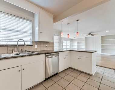 3023 Fairhope Street - Photo Thumbnail 4