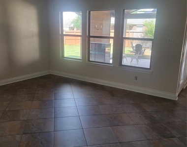 3903 Brook Garden Lane - Photo Thumbnail 8