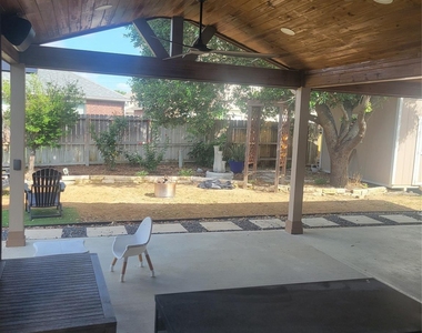 3903 Brook Garden Lane - Photo Thumbnail 16