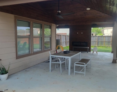 3903 Brook Garden Lane - Photo Thumbnail 17