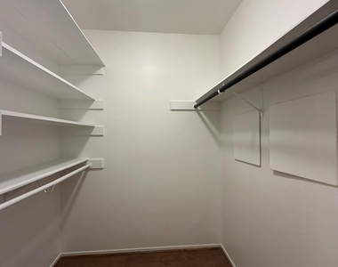 12925 Trail Hollow Drive - Photo Thumbnail 15